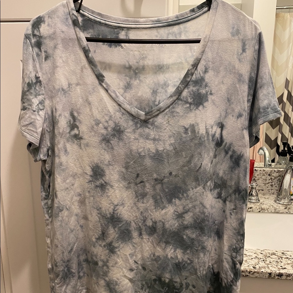 Aero large perfect v seriously soft shirt in white/green tye dye